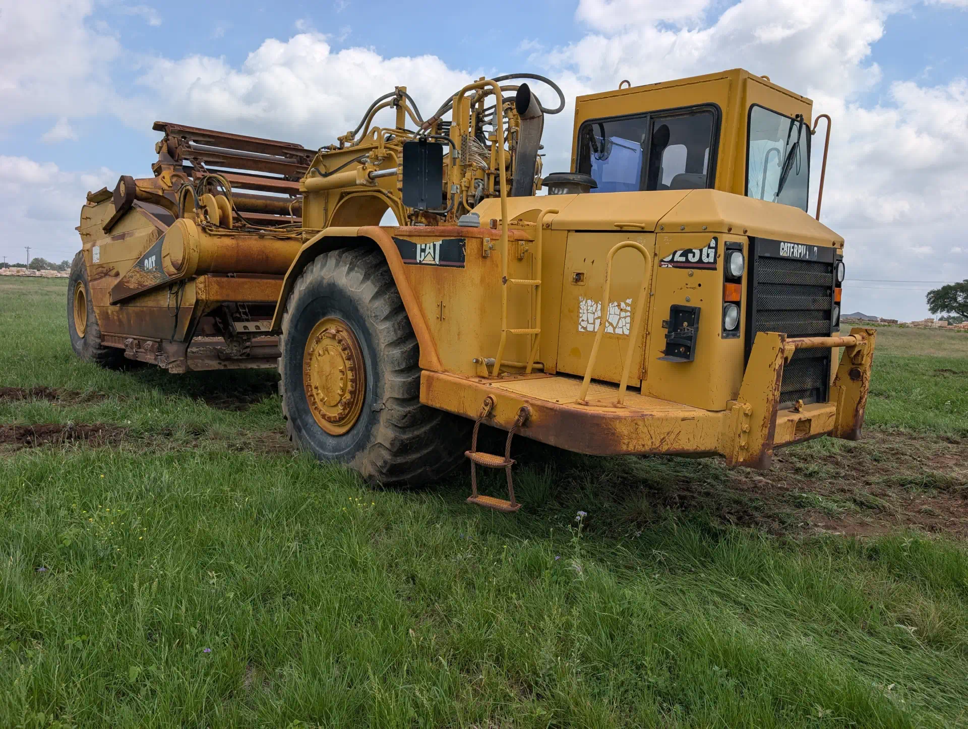 1103958--Caterpillar-623G-Scrapers-Motor-1920-4-1