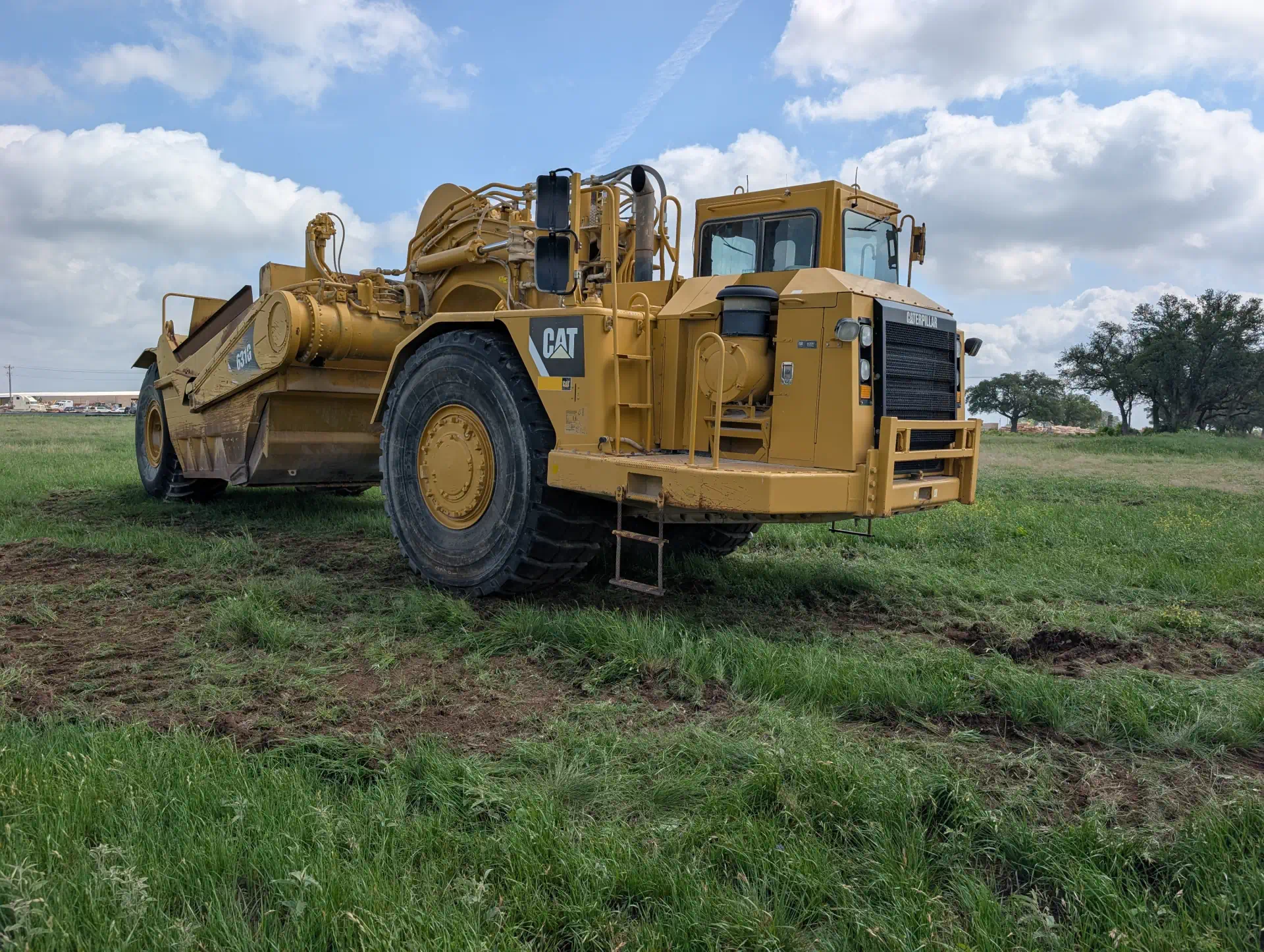 1103960--Caterpillar-631-G-Scrapers-Motor-1920-4-1