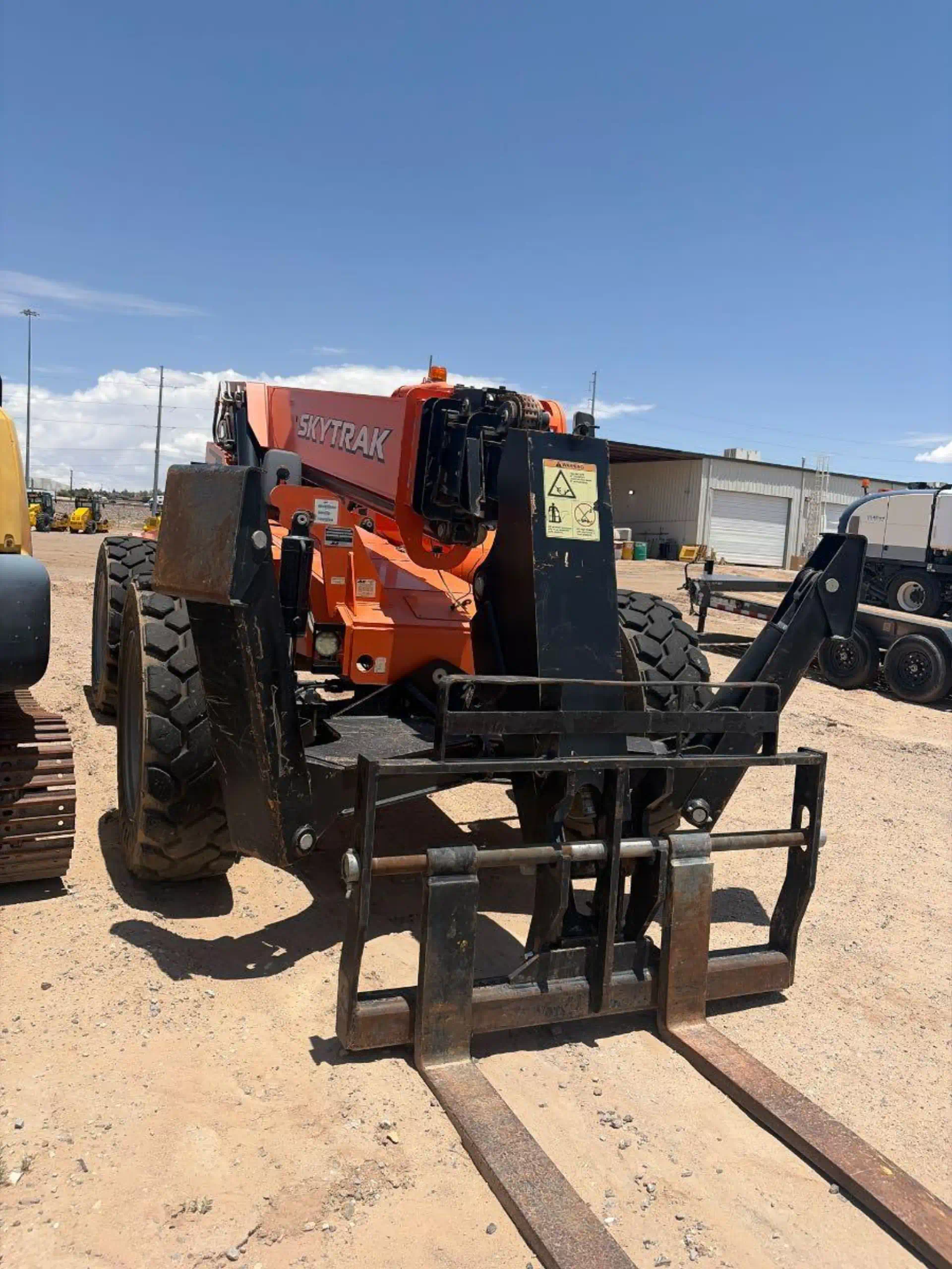 1110496--SkyTrak-Skytrak--JLG--10054-Lifts-Telehandlers-1920-2-1