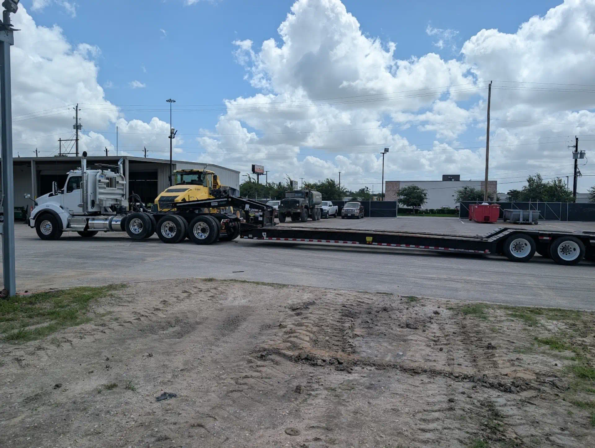 1111492--Kenworth-T880-Trucks-Haul-Truck-1920-4-1