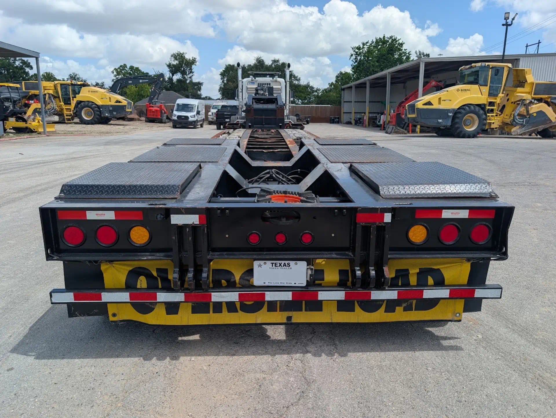 1111520--Brazos-55T-26WLB-Semi-Trailers-Lowboy-Trailers-1920-3-1