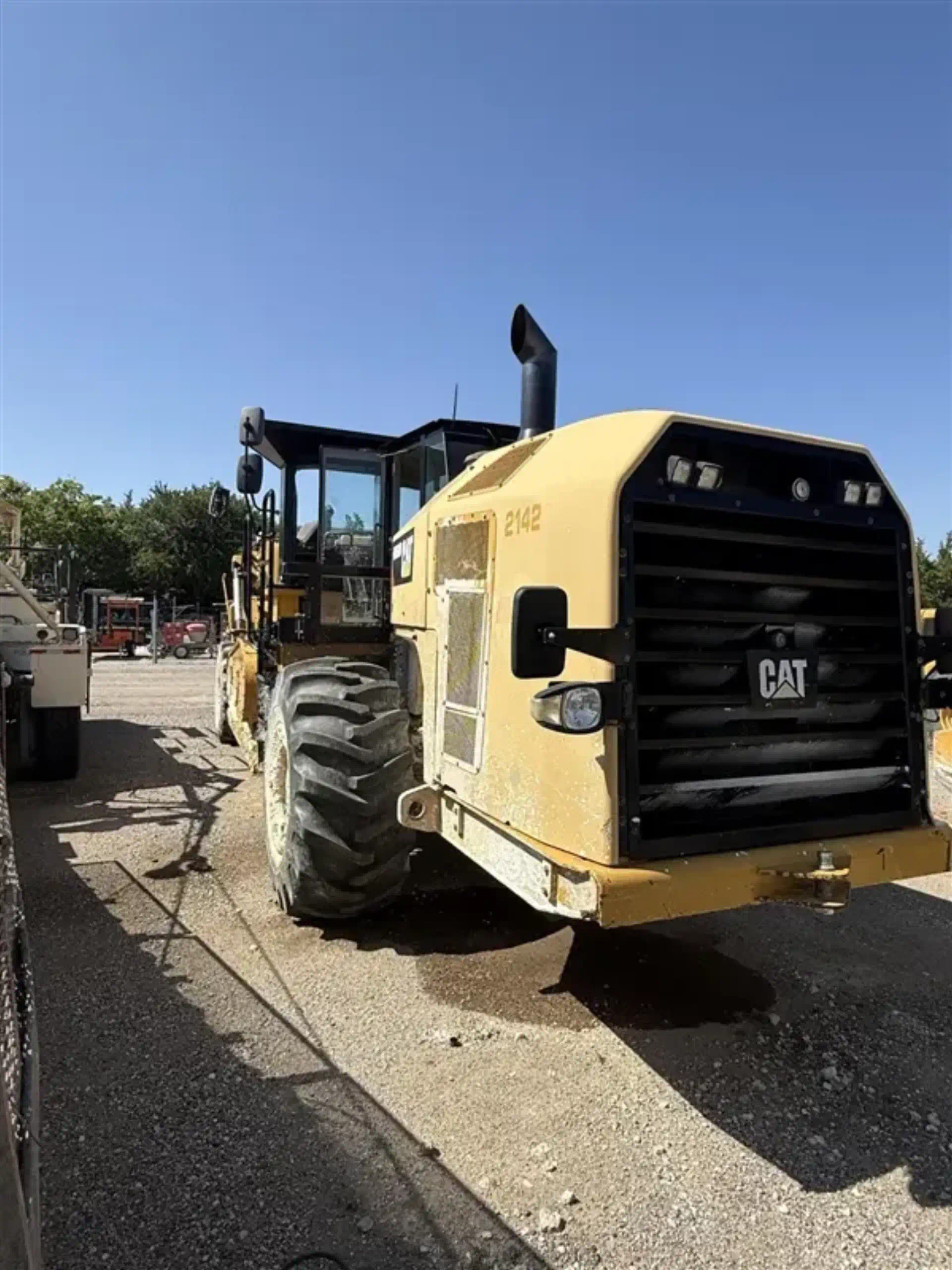 1111593--Caterpillar-RM-500-Asphalt-I-Pavers-I-Concrete-Equipment-Soil-Stabilizers---Recyclers-1920-2-1
