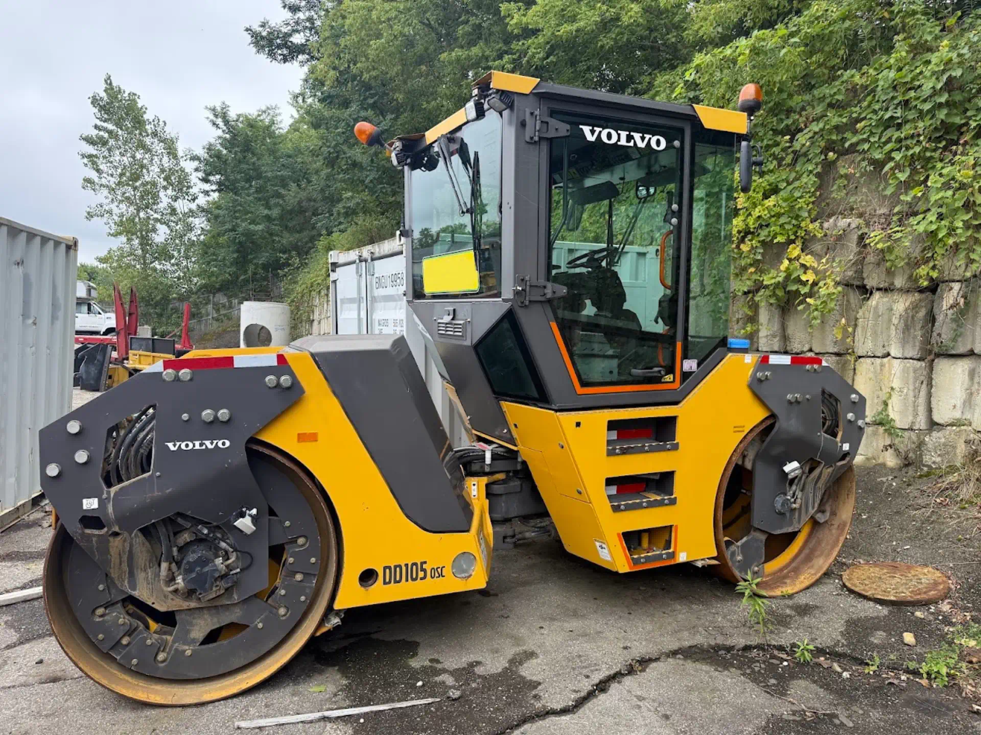 1118345--Volvo-DD105-Compactors-Smooth-Drum-1920-1-1