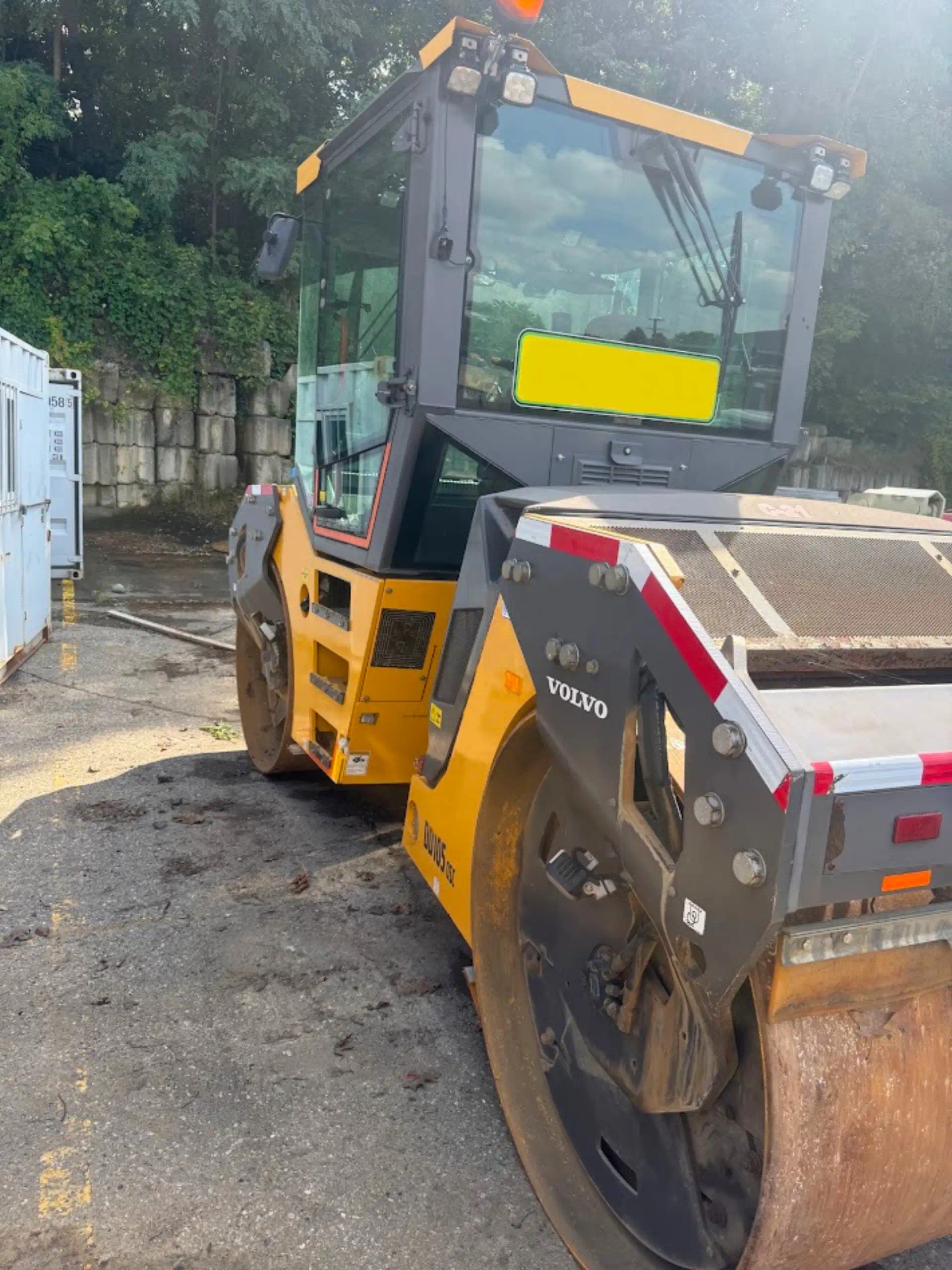 1118345--Volvo-DD105-Compactors-Smooth-Drum-1920-2-1