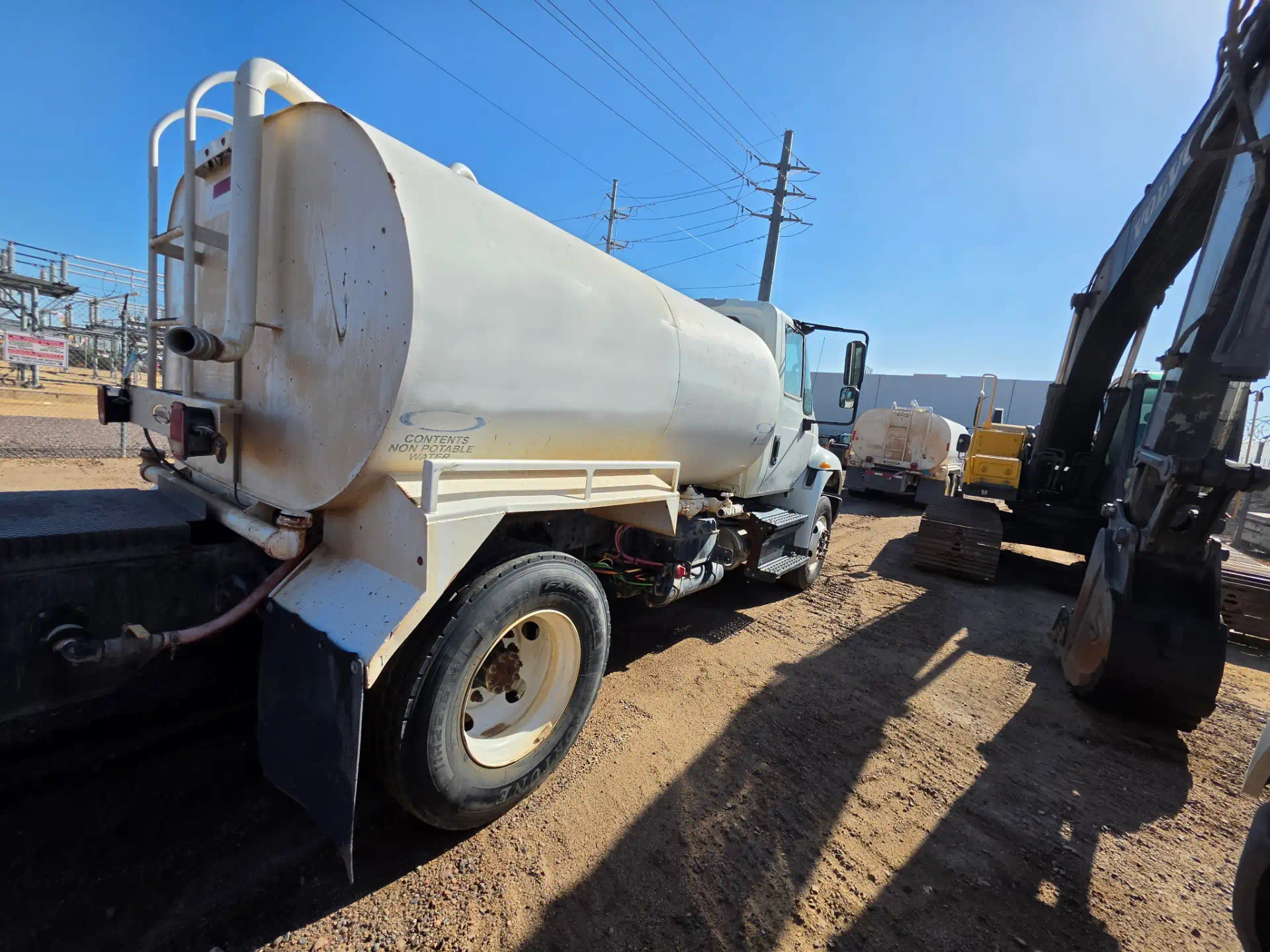 1120945--International-4300-Trucks-Water-Tank-Trucks-1920-4-1
