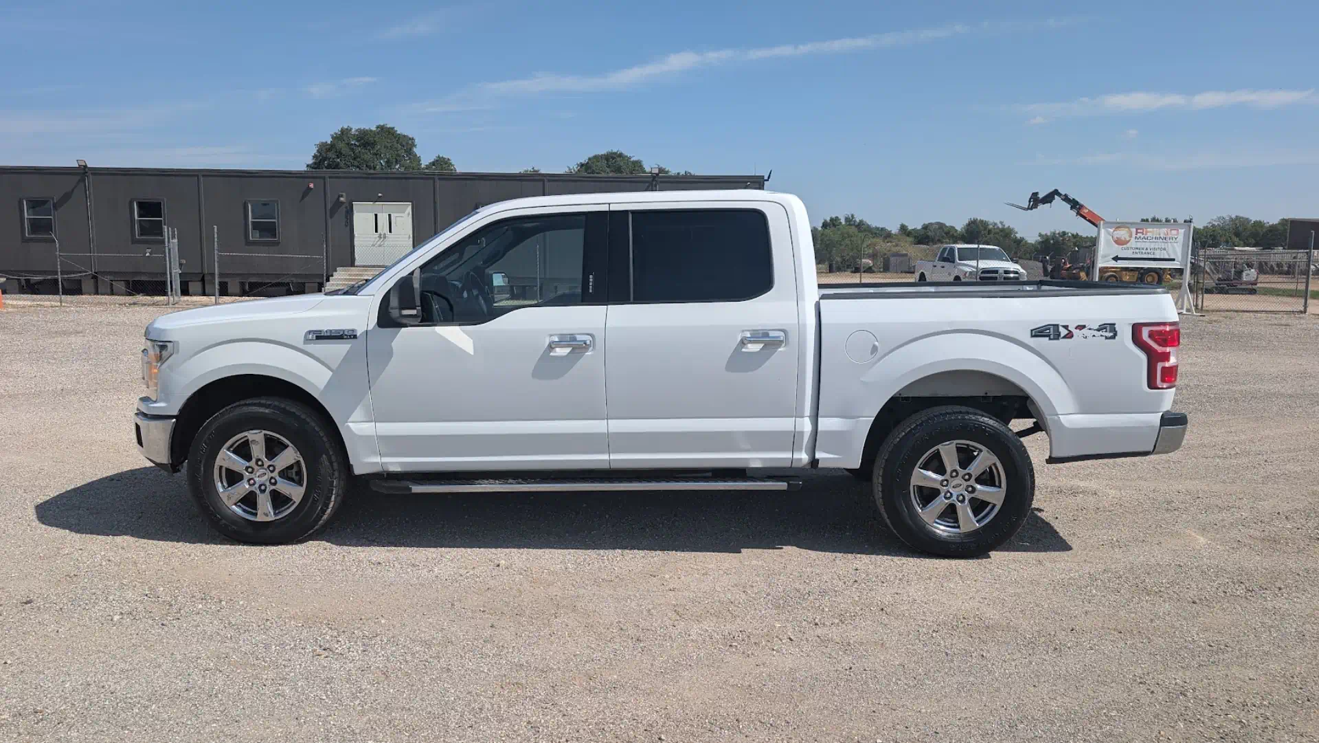 1128493--Ford-F-150-XLT-Trucks--1920-1-1