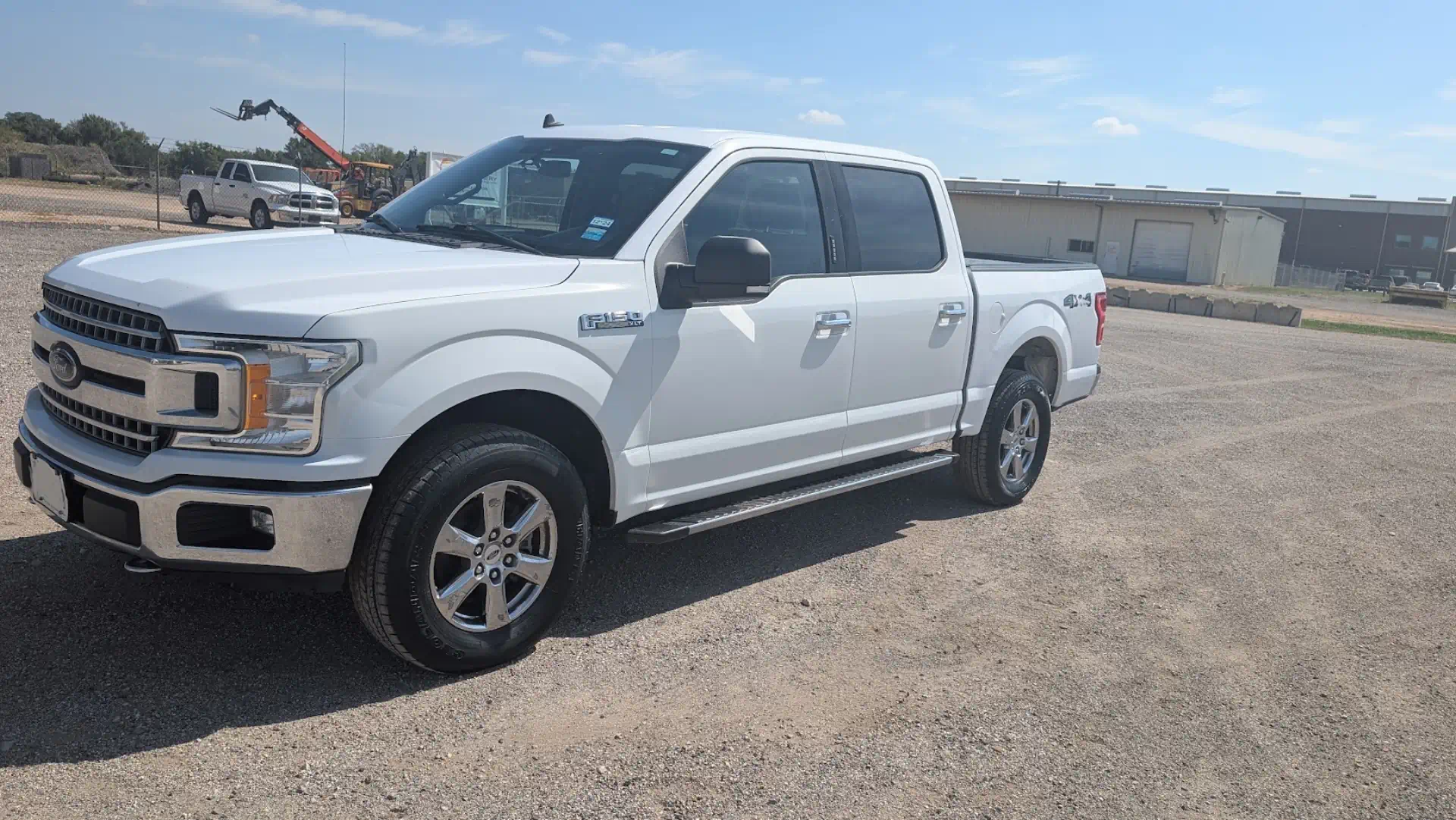 1128493--Ford-F-150-XLT-Trucks--1920-2-1