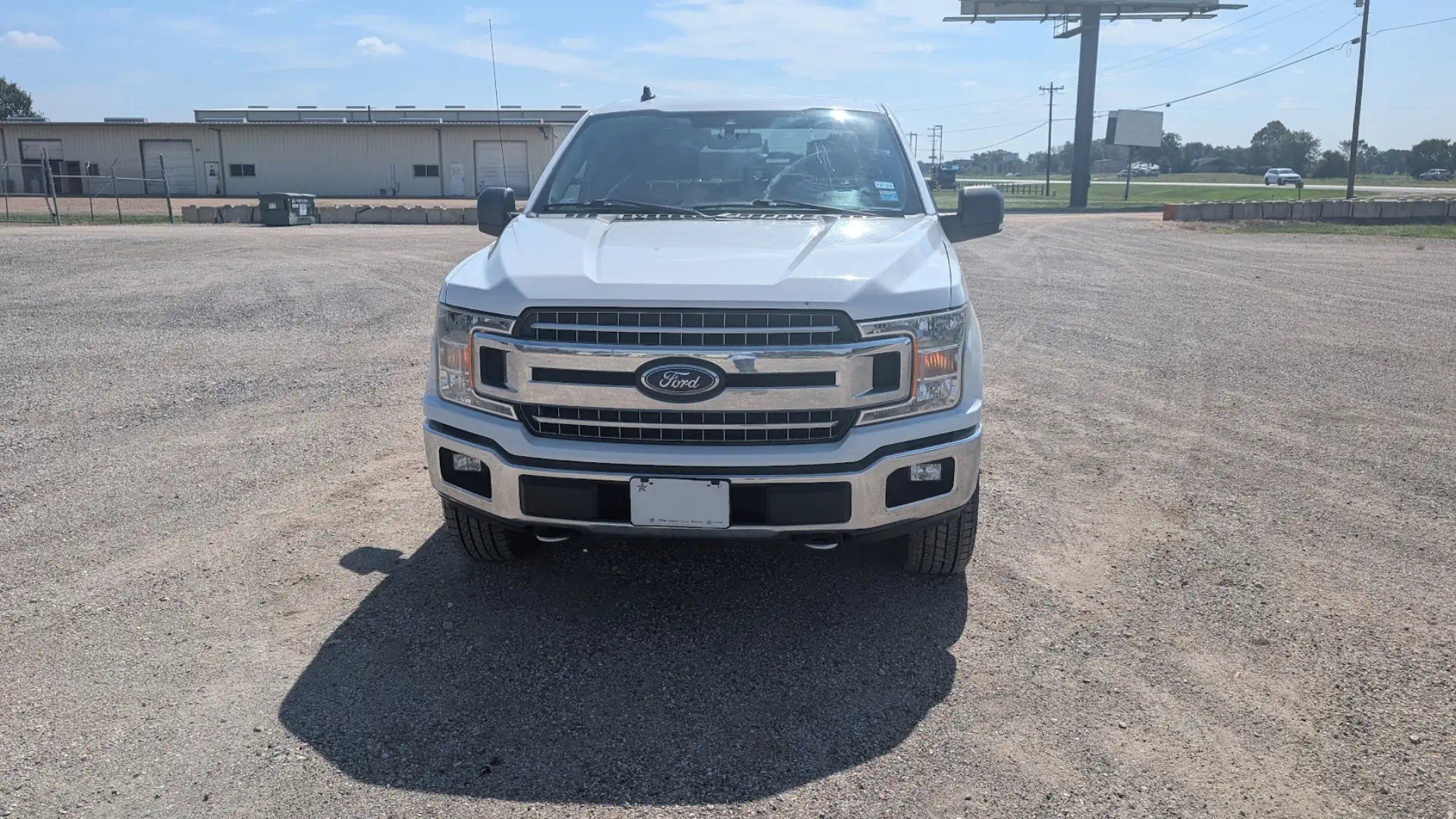 1128493--Ford-F-150-XLT-Trucks--1920-3-1