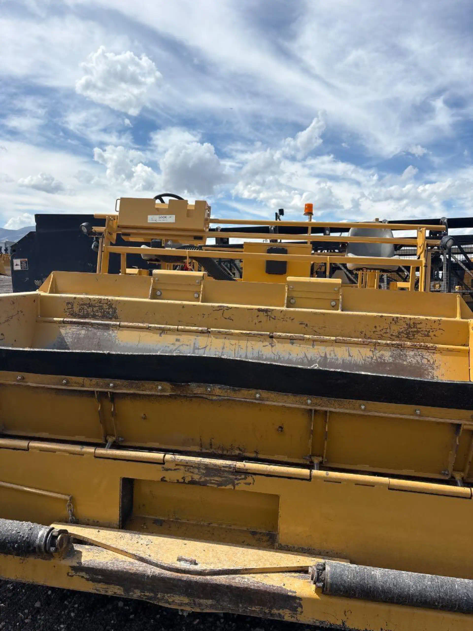 1130726--Weiler-W-530-B-Asphalt-I-Pavers-I-Concrete-Equipment-Road-Wideners-1920-3-1