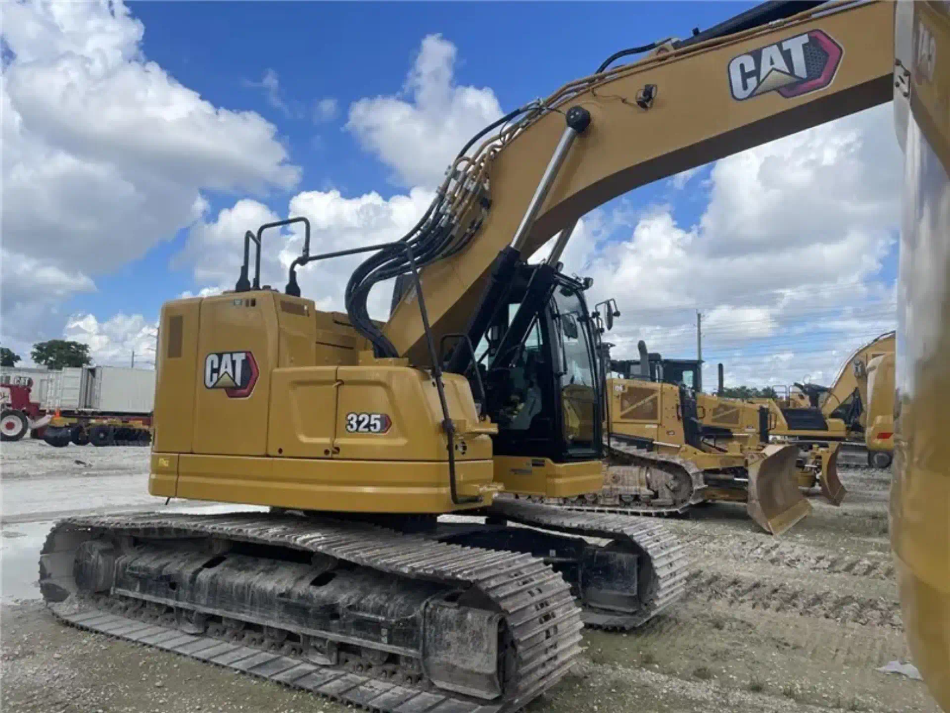 1130772--Caterpillar-325-Excavators-Crawler-1920-1-1