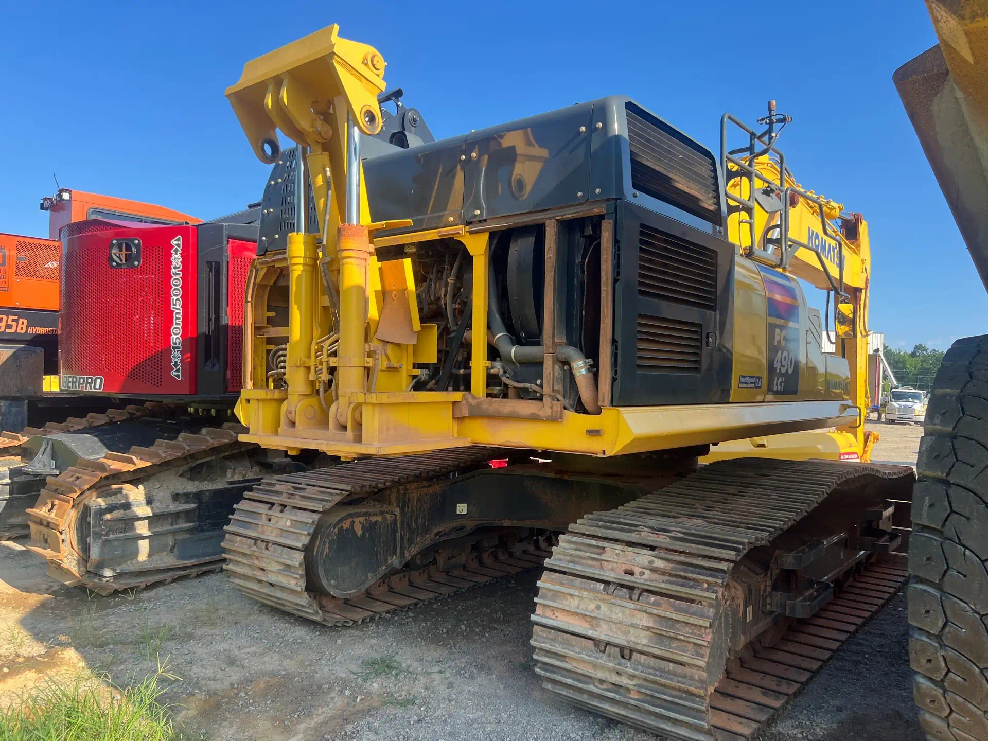 1133461--Caterpillar-PC490-Excavators--1920-4-1