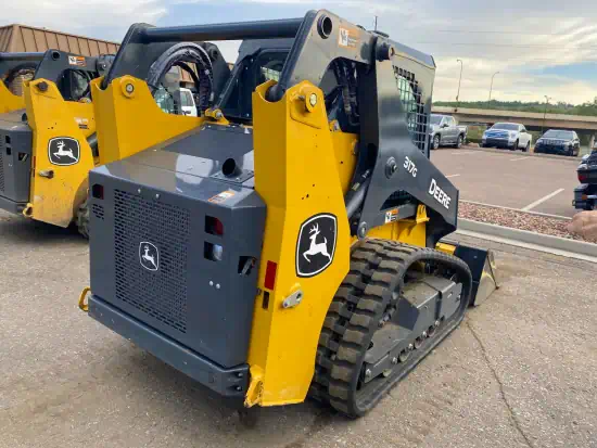 ./images/577581/550/577581-2022-Deere-317G-Skid-Steers-Track-550-2-1.webp