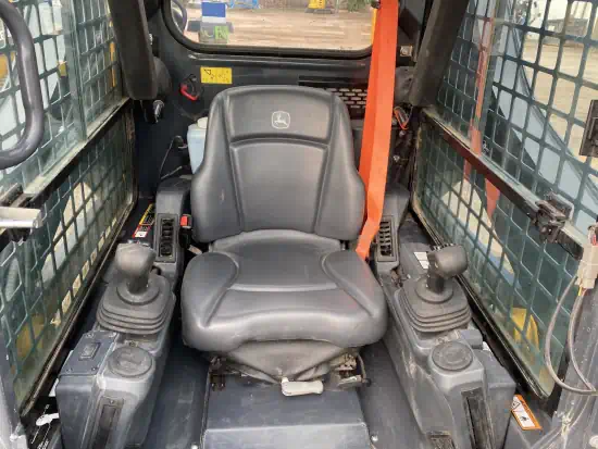 ./images/577581/550/577581-2022-Deere-317G-Skid-Steers-Track-550-5-1.webp