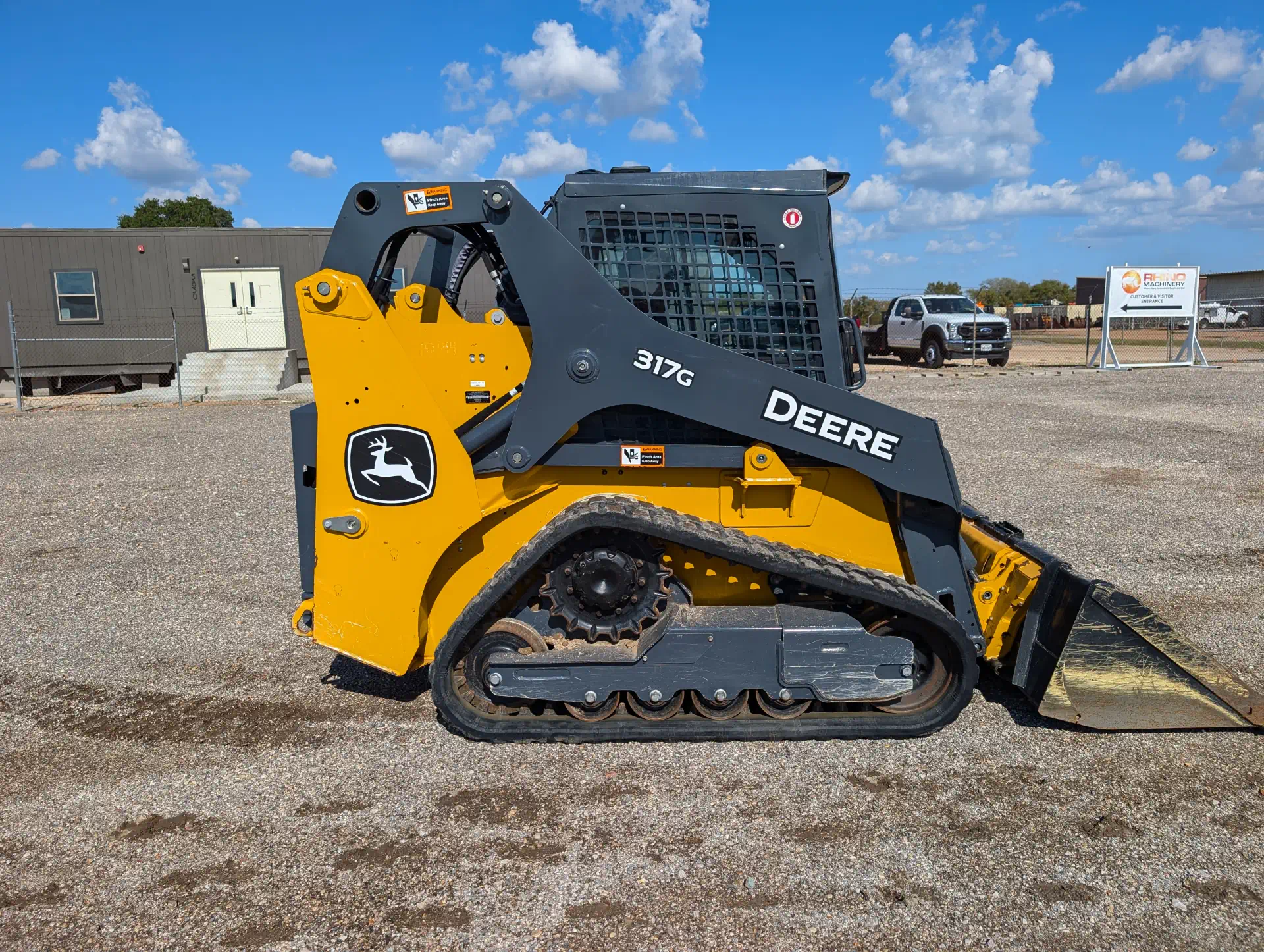 577583-2022-Deere-317G-Skid-Steers-Track-1920-3-1