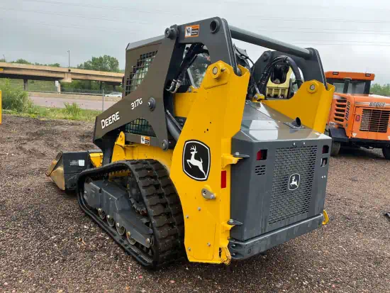 ./images/577586/550/577586-2022-Deere-317G-Skid-Steers-Track-550-3-1.webp