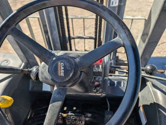 ./images/579823/550/579823-2017-Case-588H-Lifts-Rough-Terrain-Forklifts-550-11-1.webp