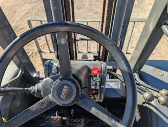 ./images/579825/550/579825-2017-Case-588H-Lifts-Rough-Terrain-Forklifts-550-11-1.webp