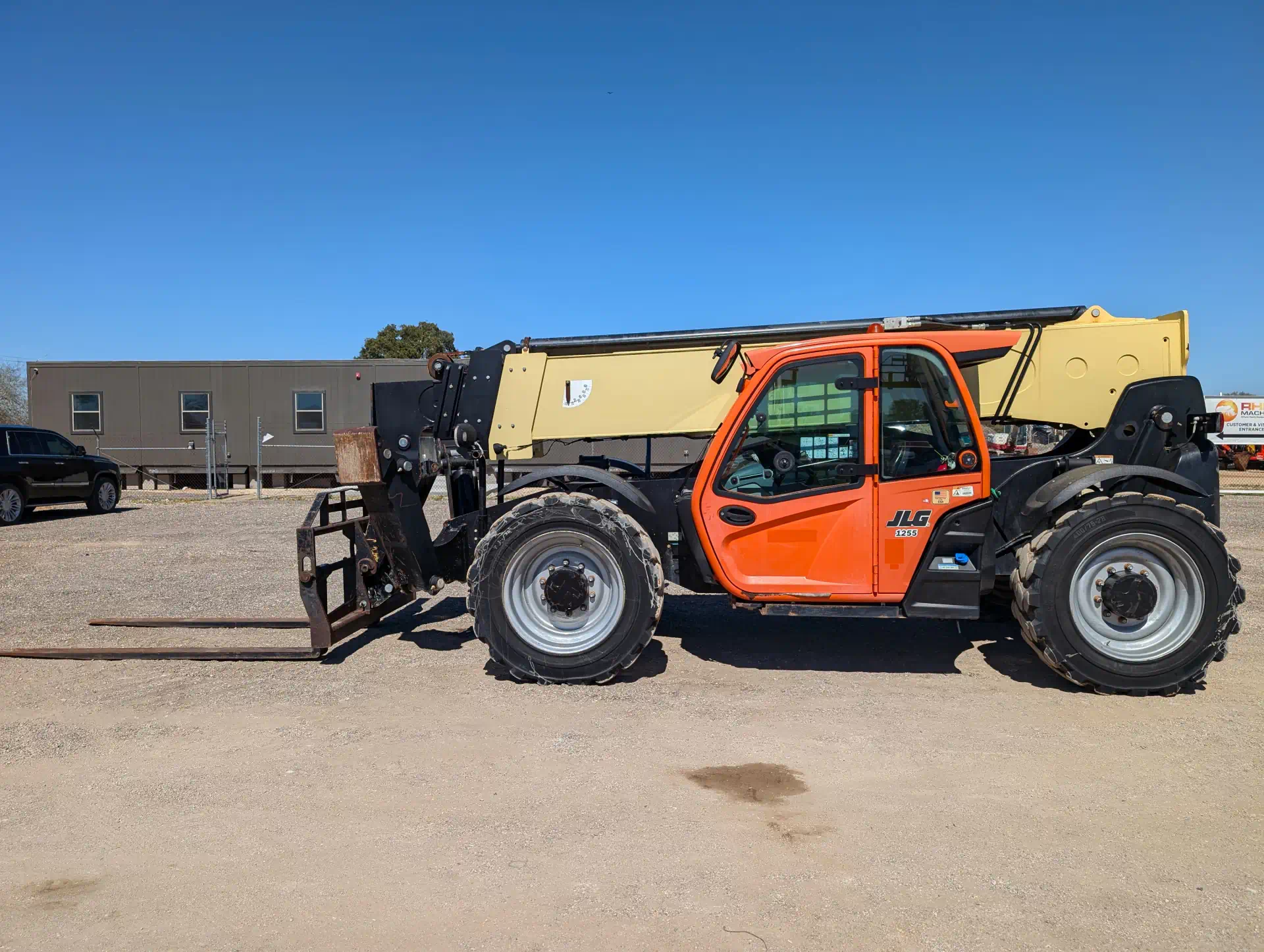 JLG 1255