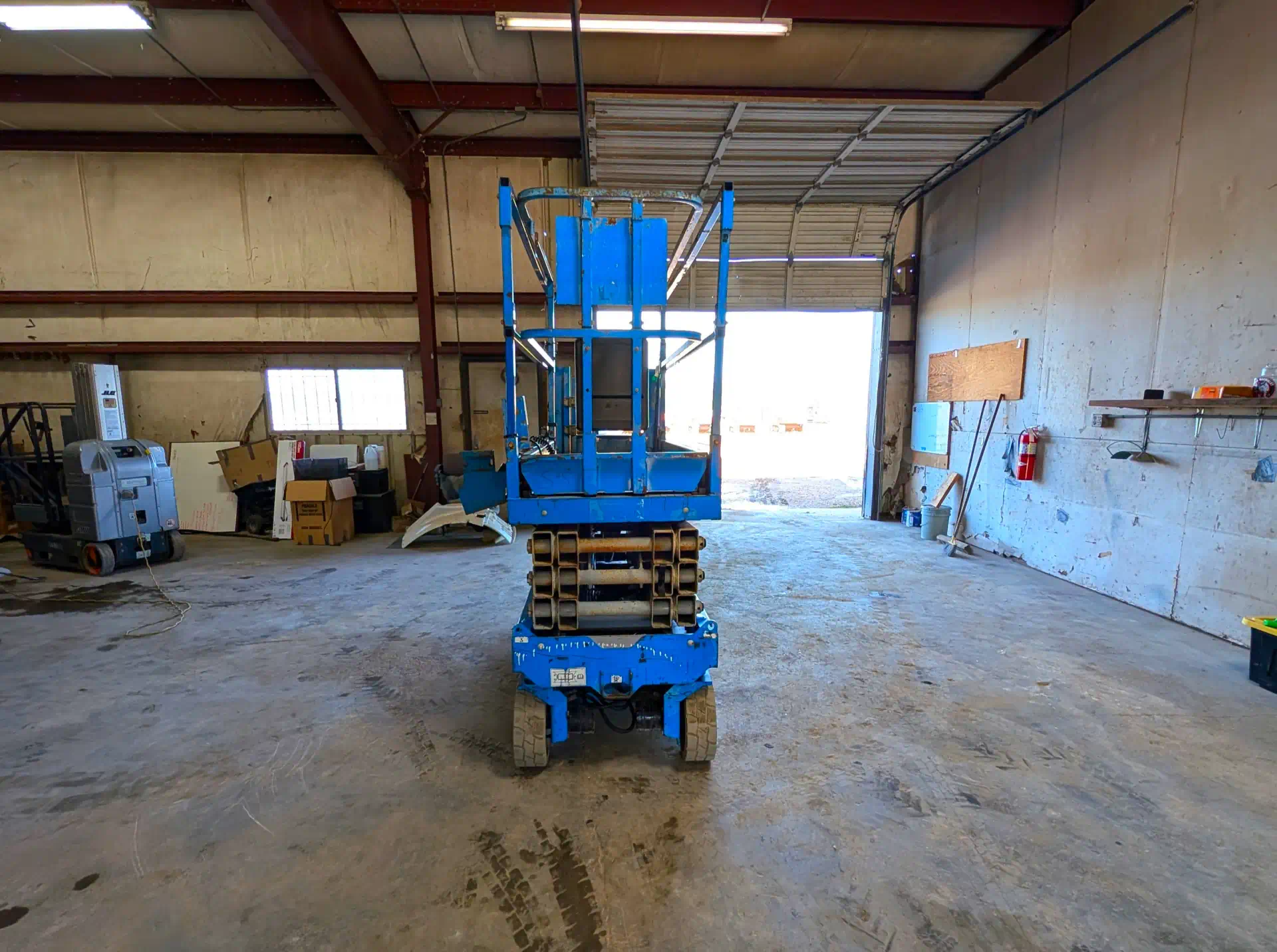 579840-2016-Genie-GS2632-Lifts--1920-4-1