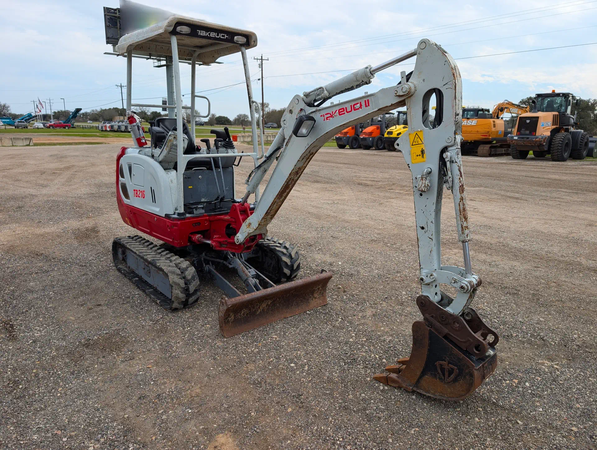 579851-2018-Takeuchi-TB216-Excavators-Mini--up-to-12-000-lbs--1920-1-1