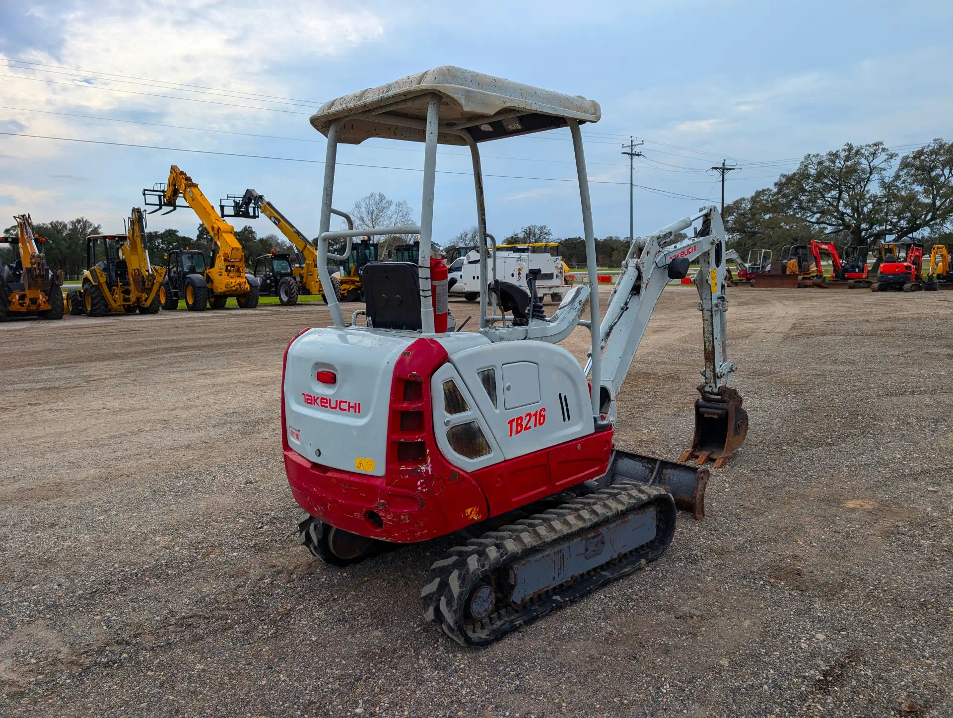 579851-2018-Takeuchi-TB216-Excavators-Mini--up-to-12-000-lbs--1920-3-1