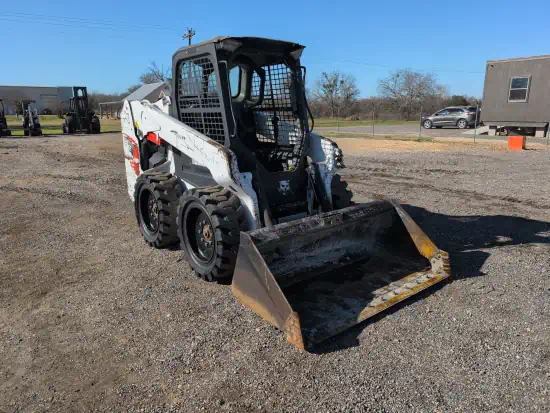 ./images/579861/550/579861-2021-Bobcat-S62-Skid-Steers-Track-550-1-1.webp