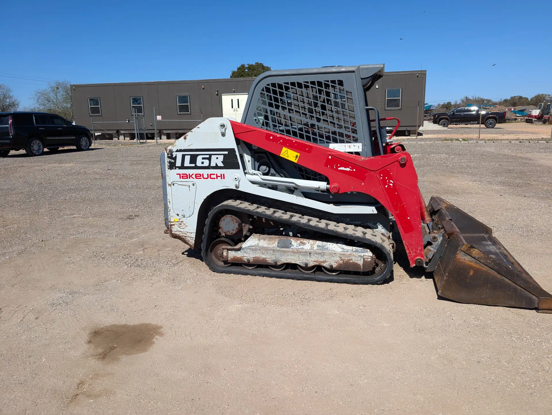 579873-2019-Takeuchi-TL6R-Skid-Steers-Track-1920-2-1