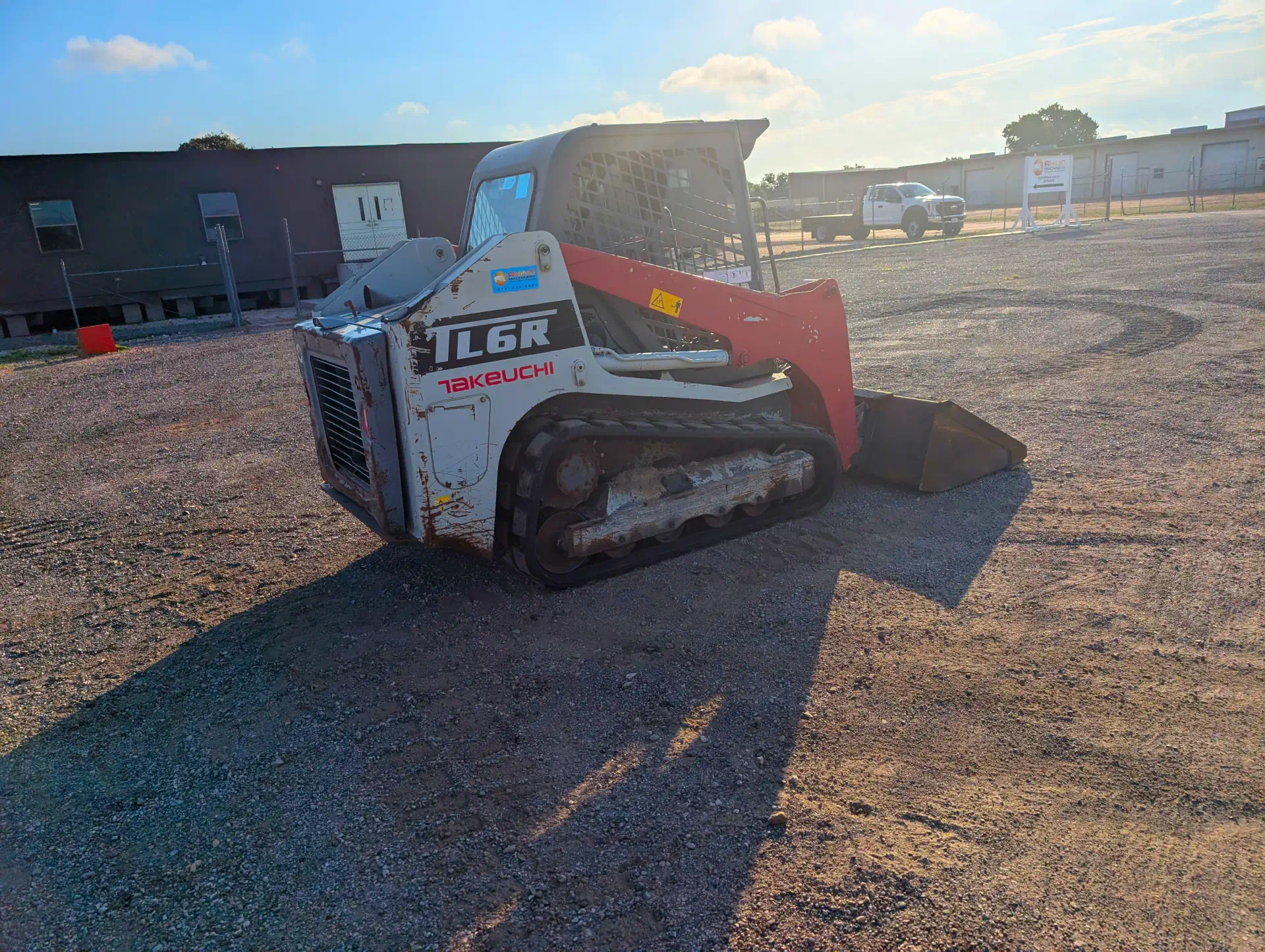 579873-2019-Takeuchi-TL6R-Skid-Steers-Track-1920-4-1