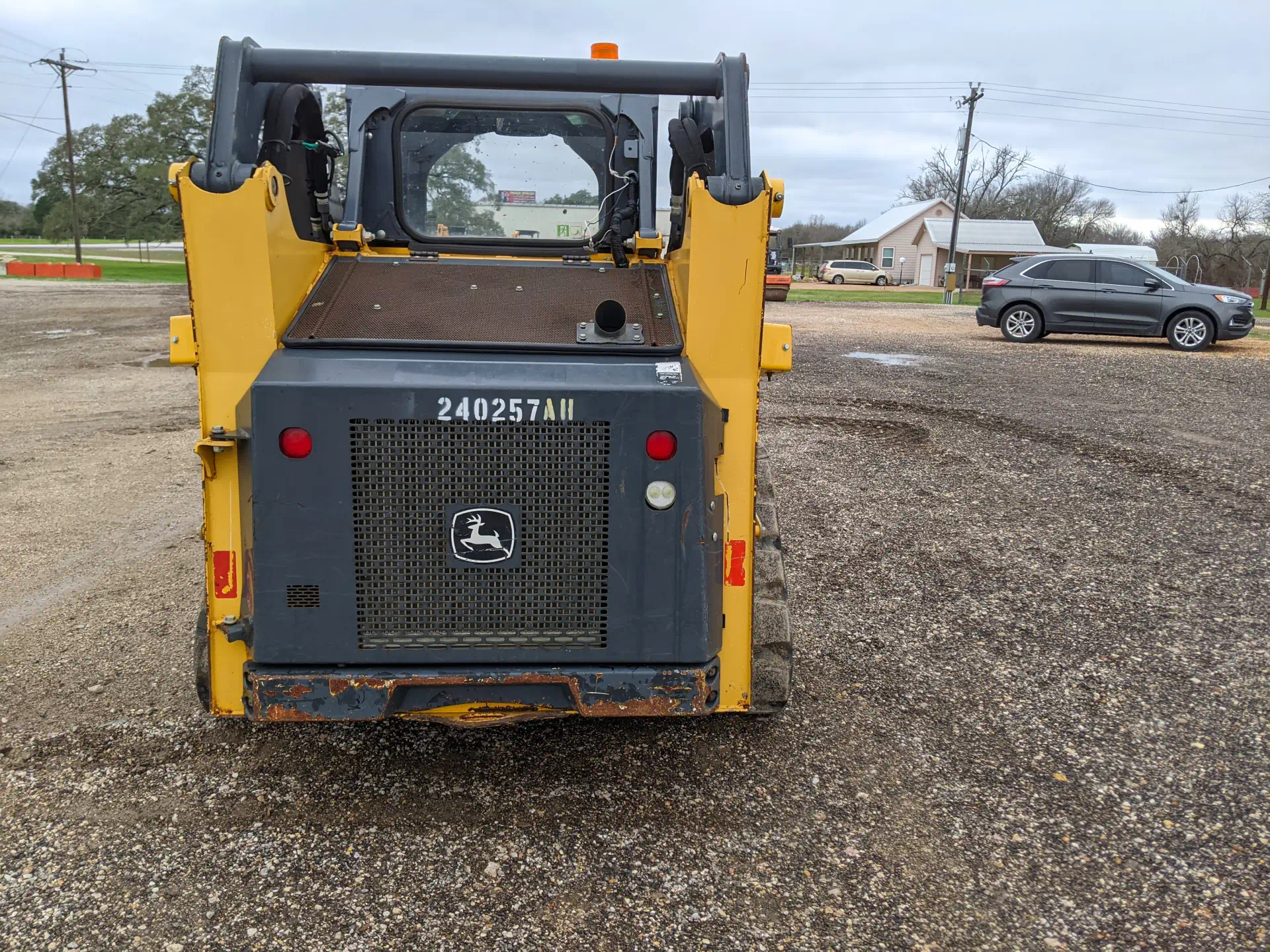 579875-2018-Deere-317G-Skid-Steers-Track-1920-4-1