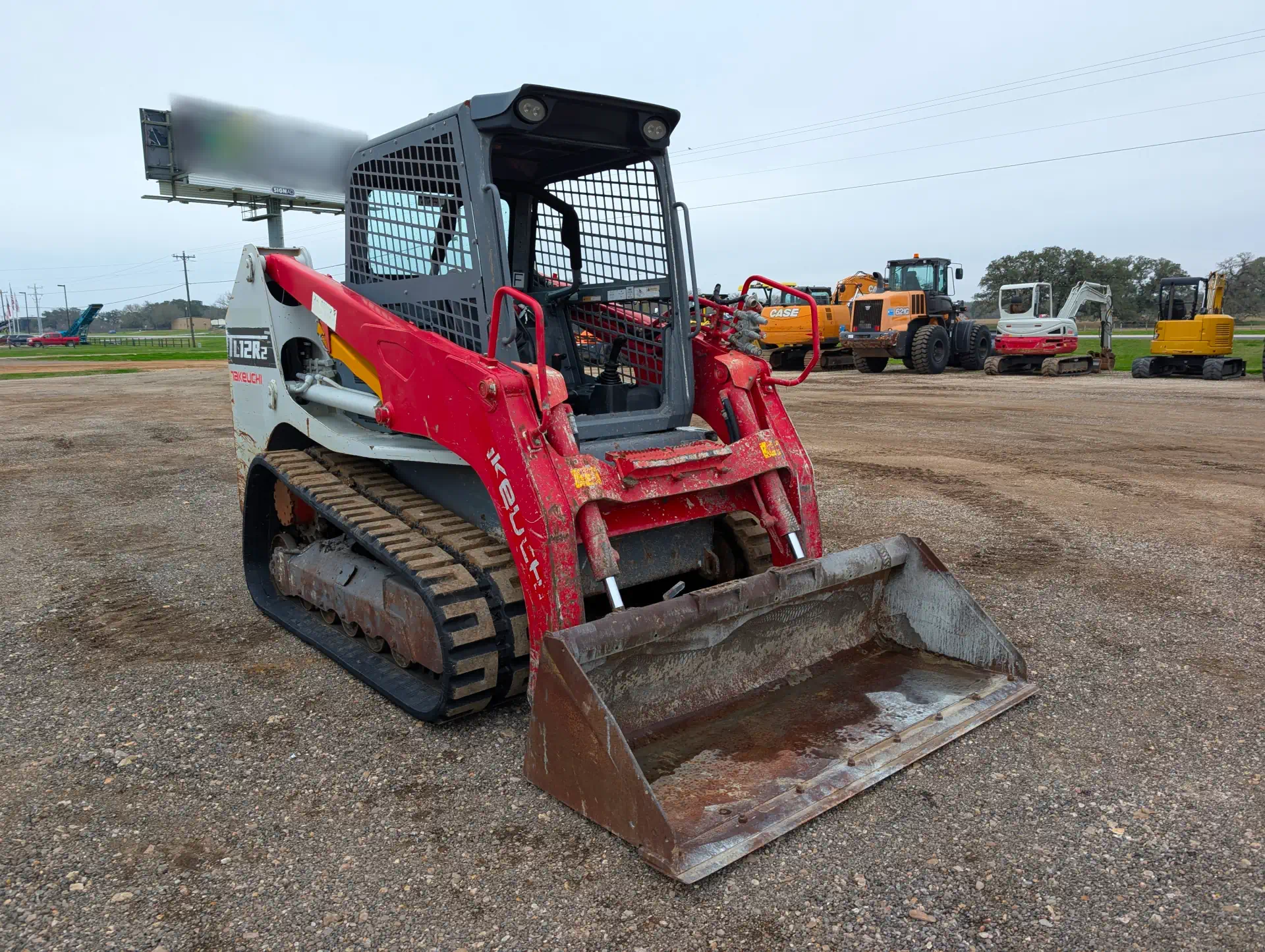 579887-2017-Takeuchi-TL12R2-Skid-Steers-Track-1920-1-1