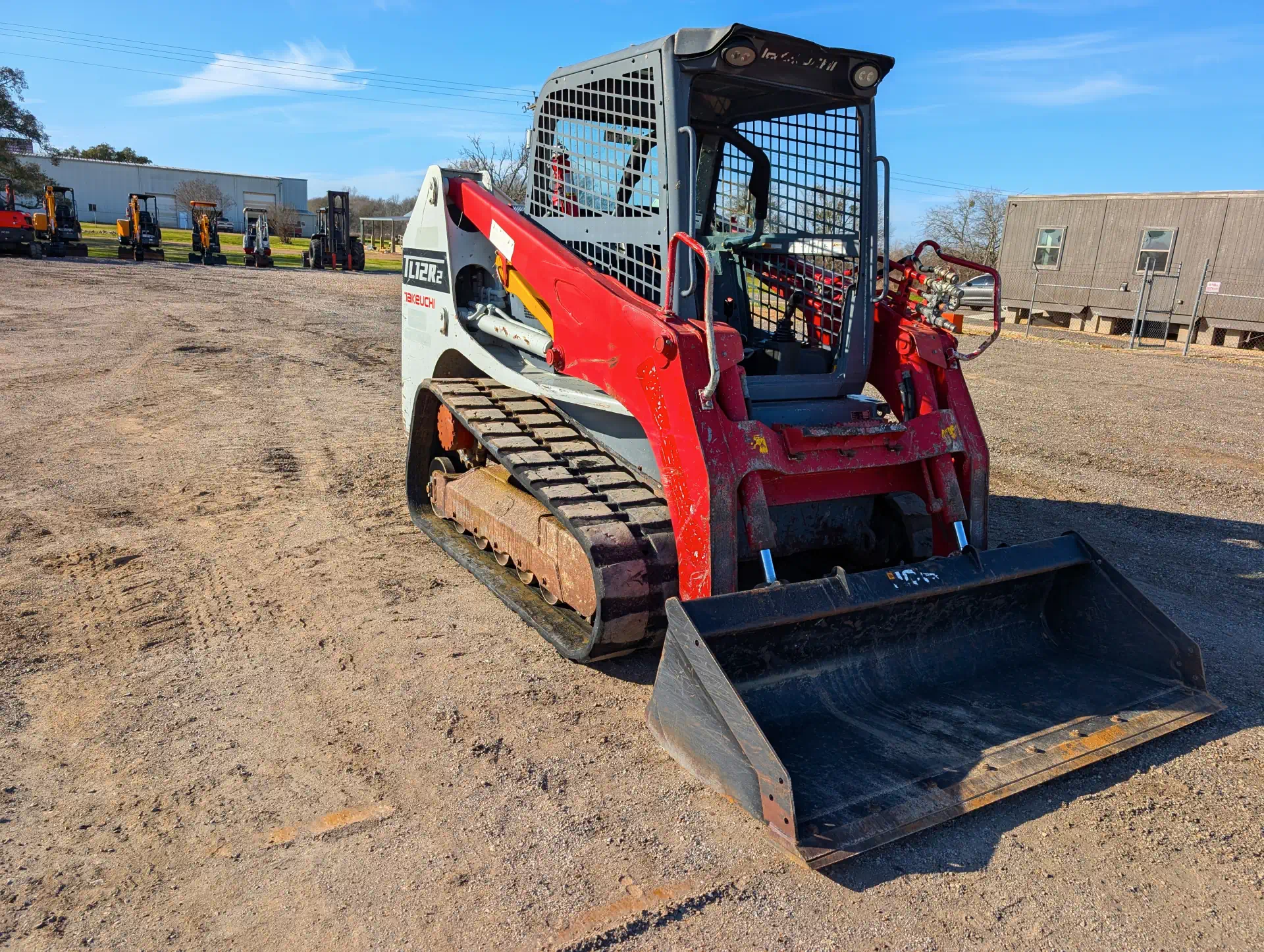 579888-2017-Takeuchi-TL12R2-Skid-Steers-Track-1920-1-1