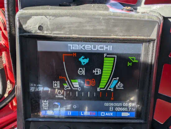 ./images/579888/550/579888-2017-Takeuchi-TL12R2-Skid-Steers-Track-550-10-1.webp