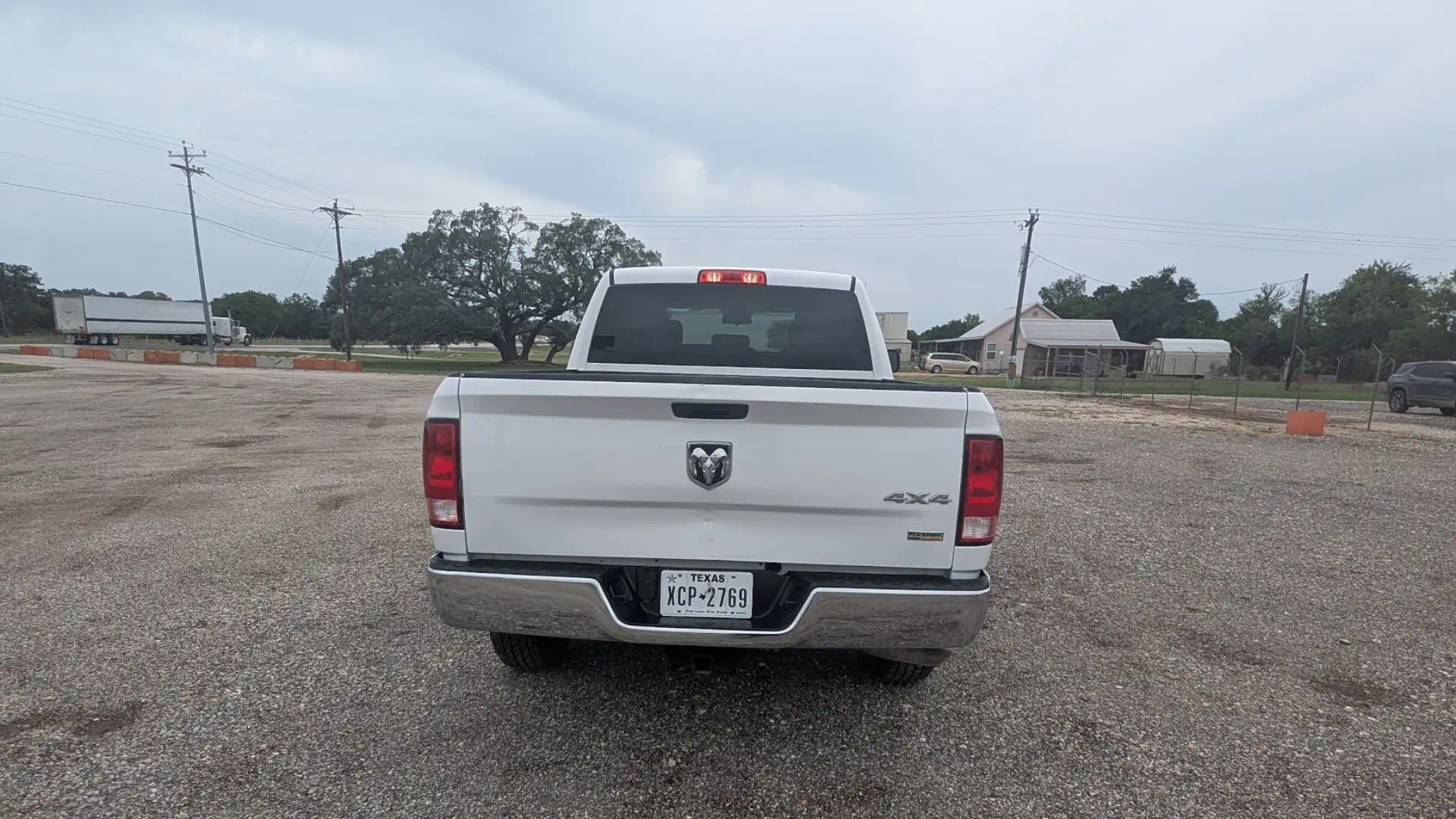 579895--RAM-1500QUADTMG4WD-Trucks--1920-2-1