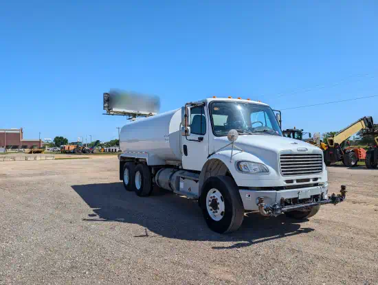 ./images/579899/550/579899-2019-Freightliner-M2-106-Trucks-Water-Tank-Trucks-550-1-1.webp