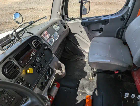 ./images/579899/550/579899-2019-Freightliner-M2-106-Trucks-Water-Tank-Trucks-550-11-1.webp