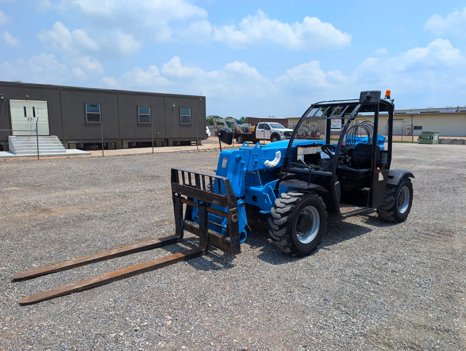 580723-2017-Genie-GTH5519-Lifts-Telehandlers-1920-2-1