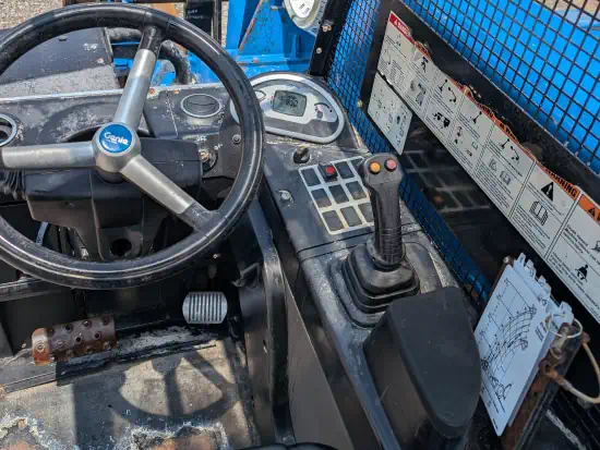./images/580723/550/580723-2017-Genie-GTH5519-Lifts-Telehandlers-550-13-1.webp