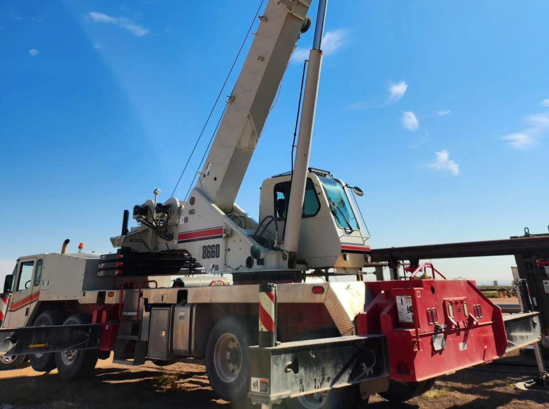 582058-2019-Link-Belt-HTC-8660-Cranes-Telescopic-Boom-Truck-Cranes-1920-2-1