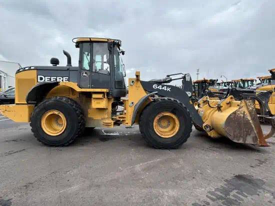 ./images/582267/550/582267-2015-Deere-644K-Wheel-Loaders--550-3-1.webp