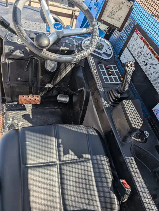 ./images/582984/550/582984-2017-Genie-GTH-5519-Lifts-Telehandlers-550-11-1.webp