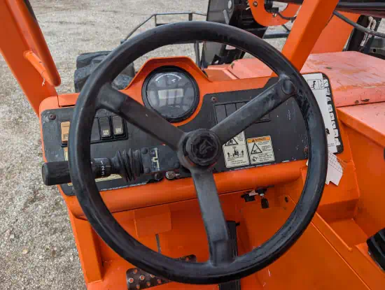 ./images/583186/550/583186-2017-SkyTrak-8042-Lifts-Telehandlers-550-10-1.webp