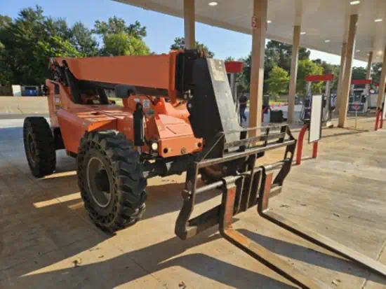 ./images/583188/550/583188-2017-SkyTrak-8042-Lifts-Telehandlers-550-5-1.webp