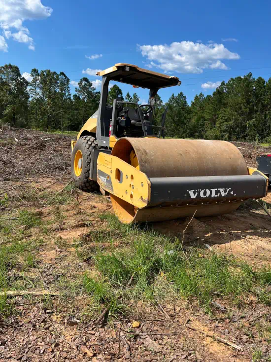 ./images/583207/550/583207-2018-Volvo-SD115B-Compactors-Smooth-Drum-550-1-1.webp
