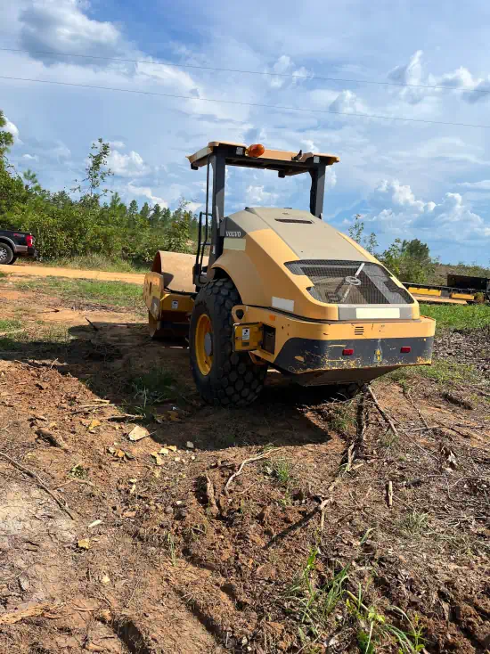 ./images/583207/550/583207-2018-Volvo-SD115B-Compactors-Smooth-Drum-550-3-1.webp