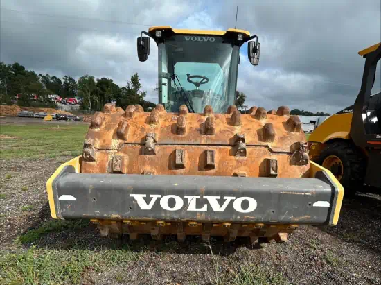 ./images/583857/550/583857-2023-Volvo-SD115B-Compactors-Padfoot-550-2-1.webp