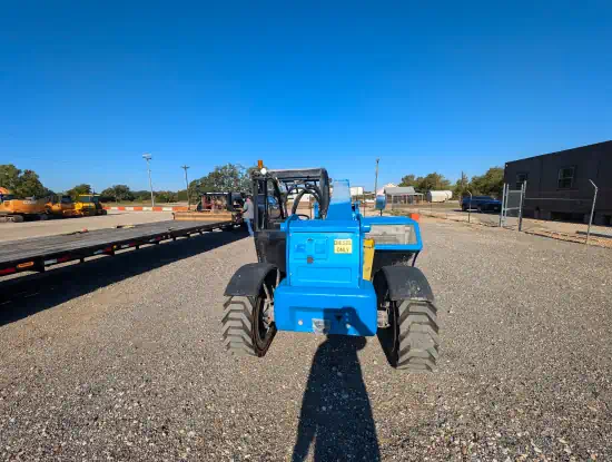 ./images/584163/550/584163-2017-Genie-GTH-5519-Lifts-Telehandlers-550-4-1.webp