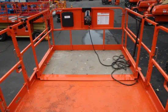 ./images/584557/550/584557--JLG-430LRT-Lifts-Rough-Terrain-Scissor-Lifts-550-11-1.webp