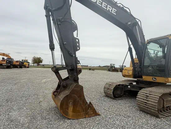 ./images/584602/550/584602--Deere-160G-LC-Excavators-Crawler-550-10-1.webp