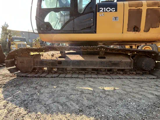 ./images/584608/550/584608--Deere-210G-LC-Excavators-Crawler-550-10-1.webp