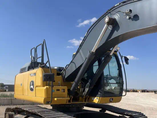 ./images/584611/550/584611--Deere-210G-LC-Excavators-Crawler-550-2-1.webp